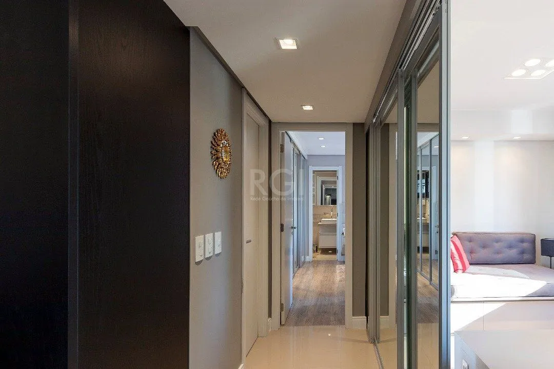 Imagem Apartamento | 2 Dormitórios | 1 Suíte | 1 Vaga | Bairro Cristal | Porteira Fechada