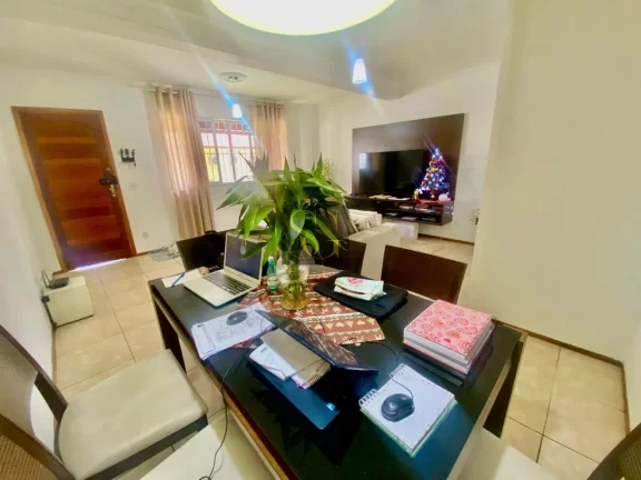 Imagem Casa para Venda em Teresópolis, Araras, 3 dormitórios, 2 suítes, 3 banheiros, 2 vagas