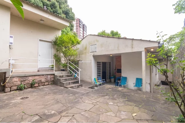 Imagem Casa para venda no bairro Chácara das Pedras em Porto Alegre