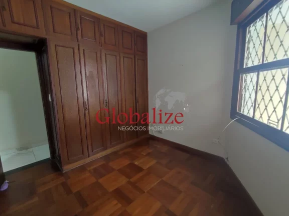 Imagem BELISSIMA CASA COM PISCINA NO BAIRRO DO EMBARÉ, 3DORMITÓRIOS, 1 SUÍTE, GARAGEM PARA 3 CARROS. VALOR R$1.200.000,00