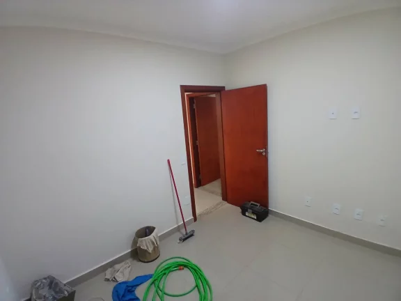 Imagem Linda Casa à venda no Condomívio Portal da Serra em Bragança Paulista!