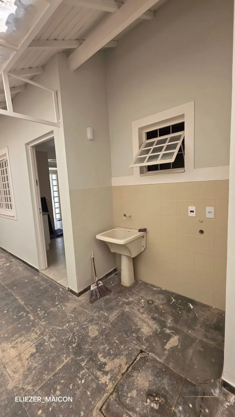 Imagem Casa à Venda com 3 quartos no bairro Jardim das Azaléias, Poços de Caldas - MG