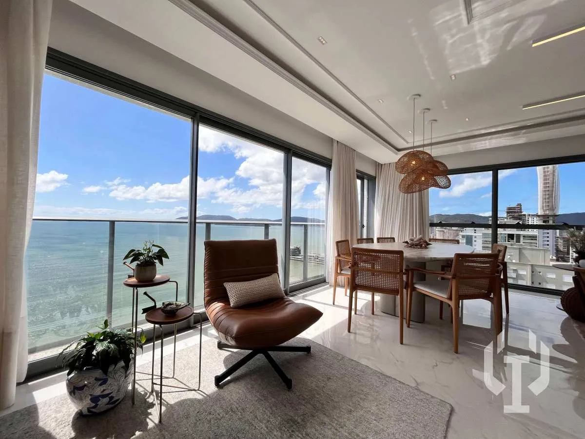 Imagem Apartamento Quadra Mar Pronto para Morar 4 Suítes em Meia Praia