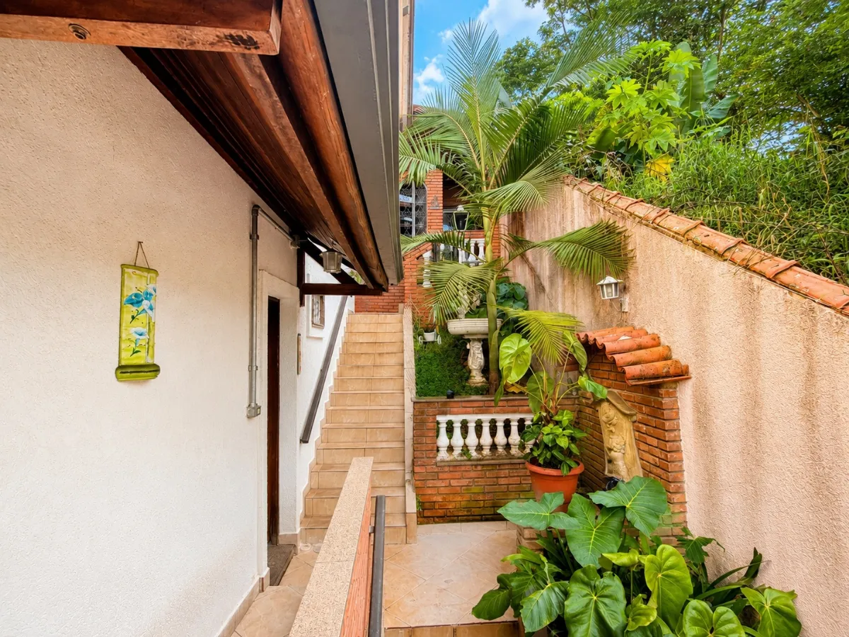 Imagem Casa de vila para venda em Suíssa com 3 quartos, 220m2