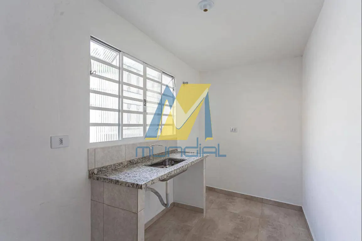 Imagem Casa com 50m², 2 dormitórios e 2 vagas, pronta para morar.
