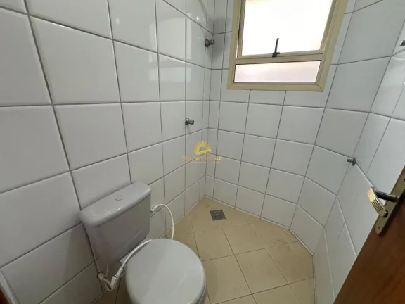 Imagem Descubra a tranquilidade e a conveniência de morar em uma casa duplex charmosa e completa em Guarap...