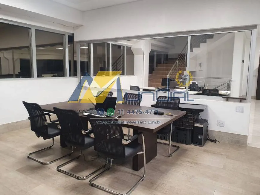 Imagem Galpão para Alugar com 2489m², 2 salas e 5 vagas!!!