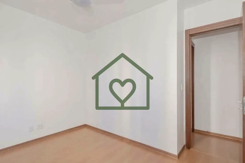 Imagem Apartamento com 3 dormitórios, sendo 1 suíte com armários, banheiro social e suíte com armário,...