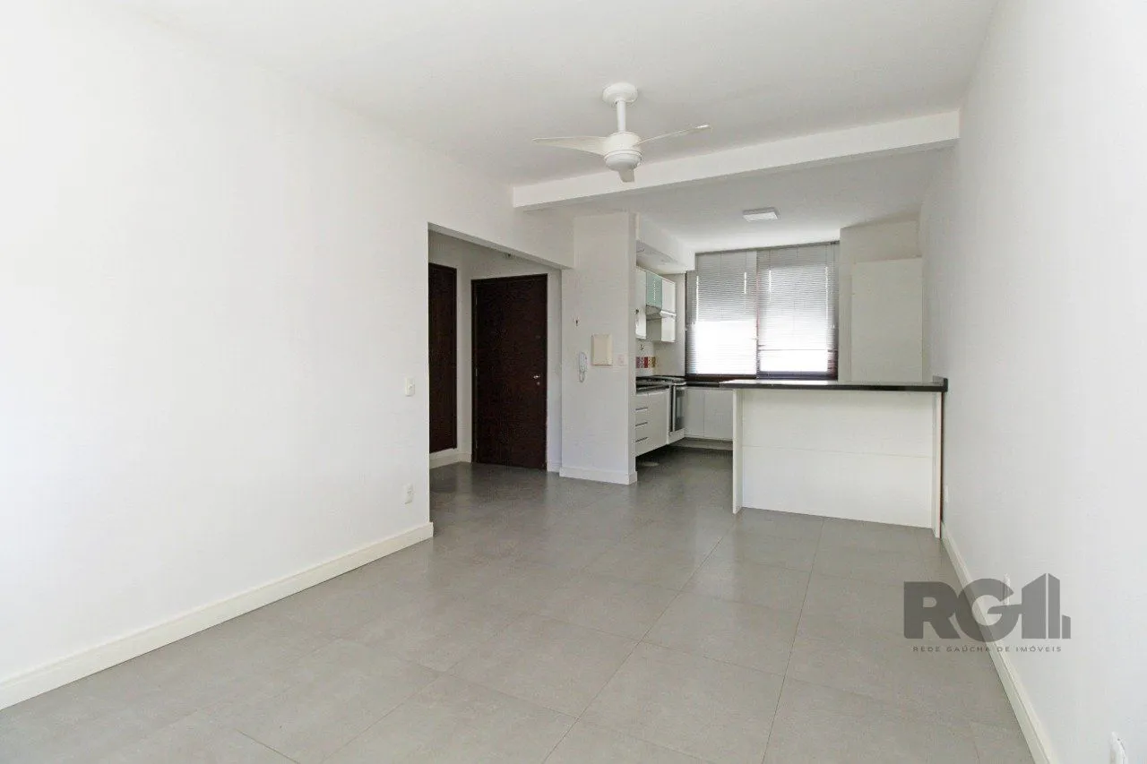 Imagem Apartamento de 2 dormitórios e 1 vaga de garagem no bairro Santana em PoA
