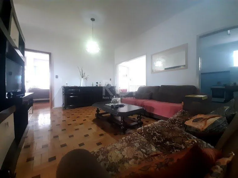 Imagem Casa para Venda - 243m², 3 dormitórios, 5 vagas - Medianeira