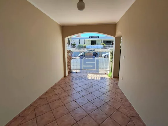 Imagem Casa com 3 dormitórios para alugar, 212 m² por R$ 5.200,00/mês - Centro - Socorro/SP