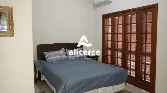 Imagem Casa à venda com 3 quartos 1 suíte, 243m² em Córrego Grande Florianópolis