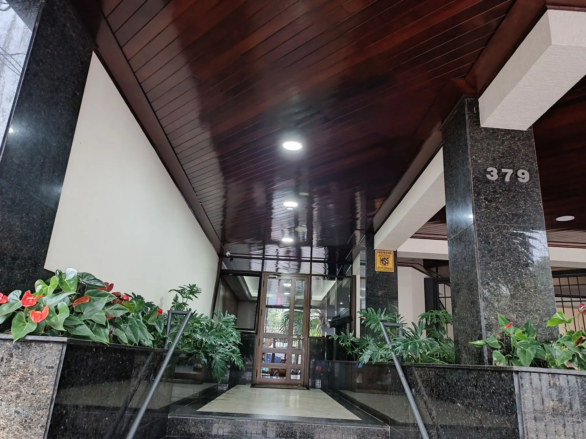 Imagem Sala comercial à venda em Porto Alegre, Menino Deus, 45.96m2