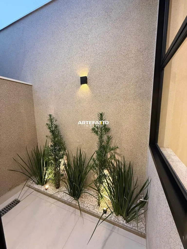Imagem Casa com 3 suítes no bairro Parque Universitário