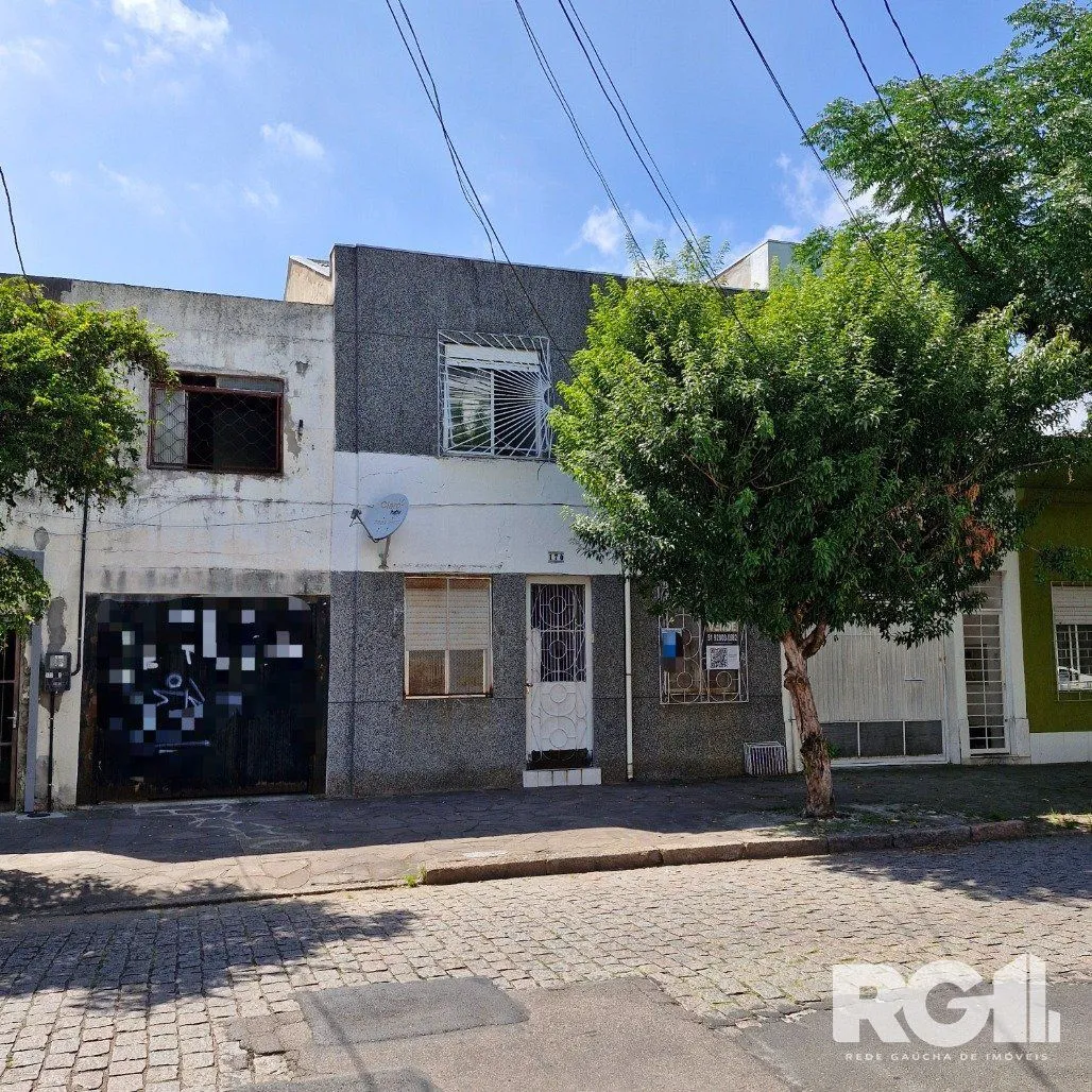 Imagem Residência no Bairro Azenha, com quatro dormitórios