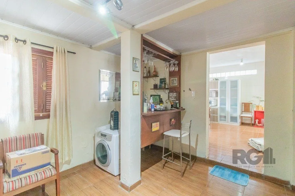 Imagem Casa com 3 dormitórios e 3 vagas no bairro Santa Tereza