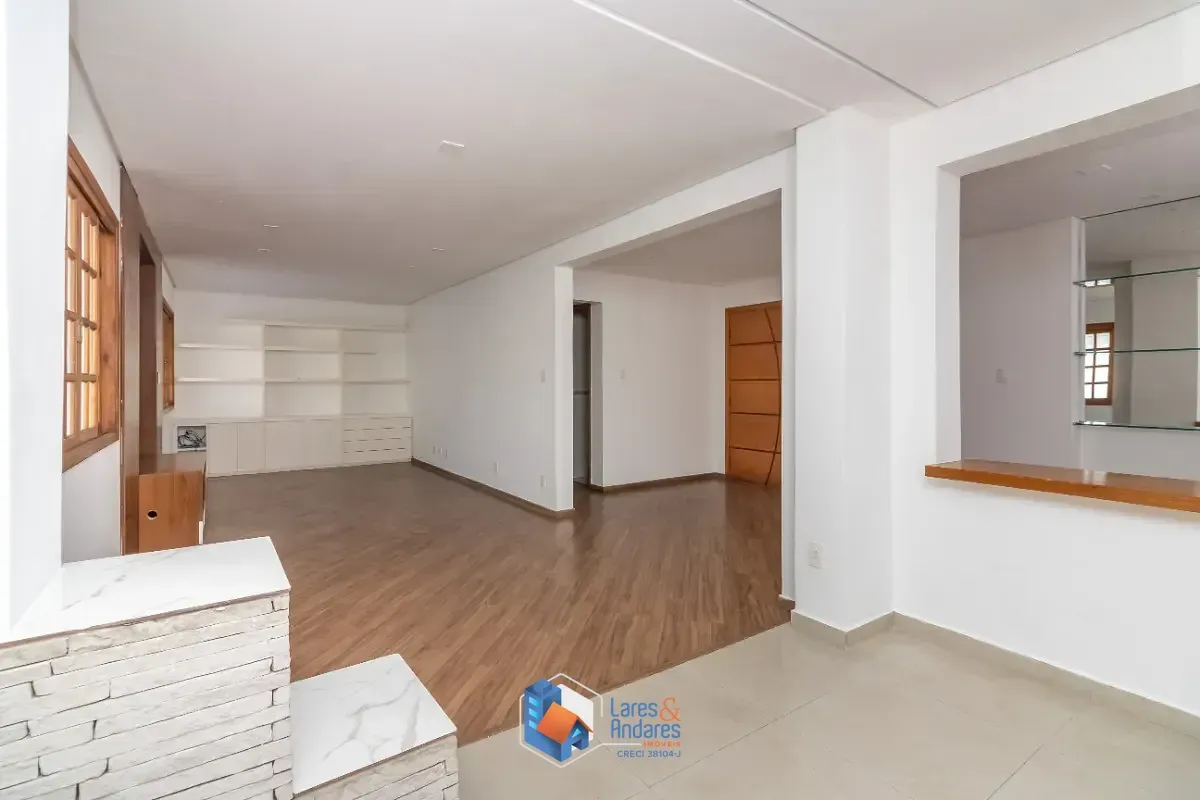 Imagem Sobrado para venda em Saúde com 3 quartos, sendo 1 suíte, 191m²
