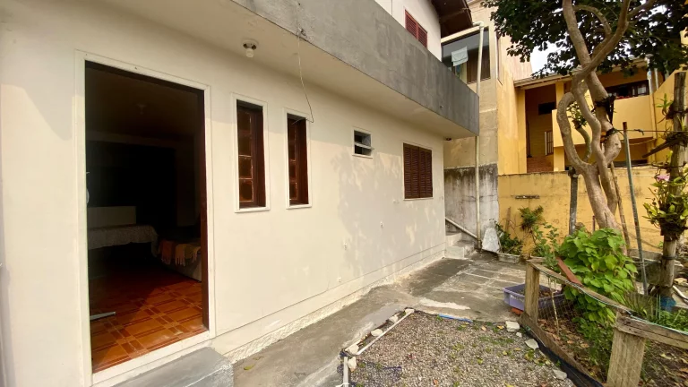 Imagem Conjunto de Casas à Venda ? Excelente Oportunidade Comercial e Residencial em Garopaba-SC!