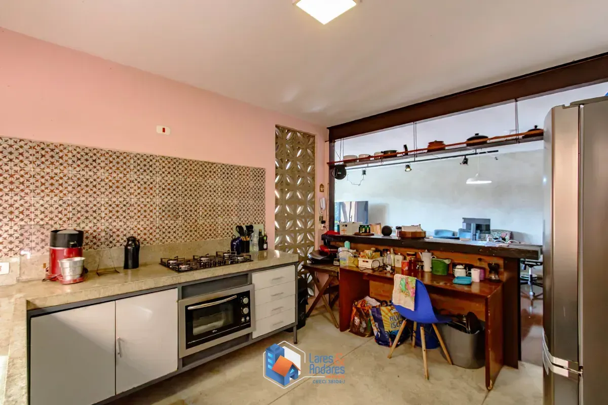 Imagem Casa para venda em Vila Pirajussara com 3 quartos, sendo 1 suíte, 300m²