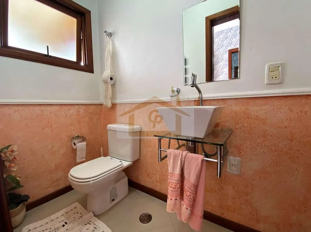 Imagem 3 dorms / 1 suíte. Ótima casa, lareira, piscina e gourmet!