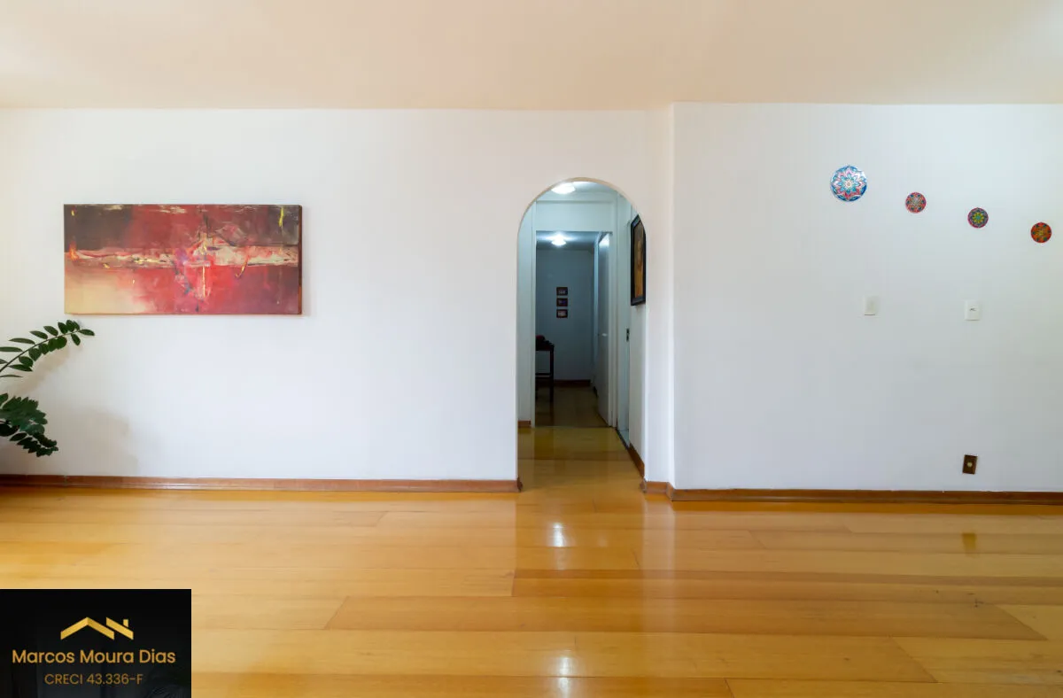 Imagem Apartamento 141 m²com 3 dormitórios (1 suíte) , 1 Vaga de garagem, Sumaré. Edifício com Gerador
