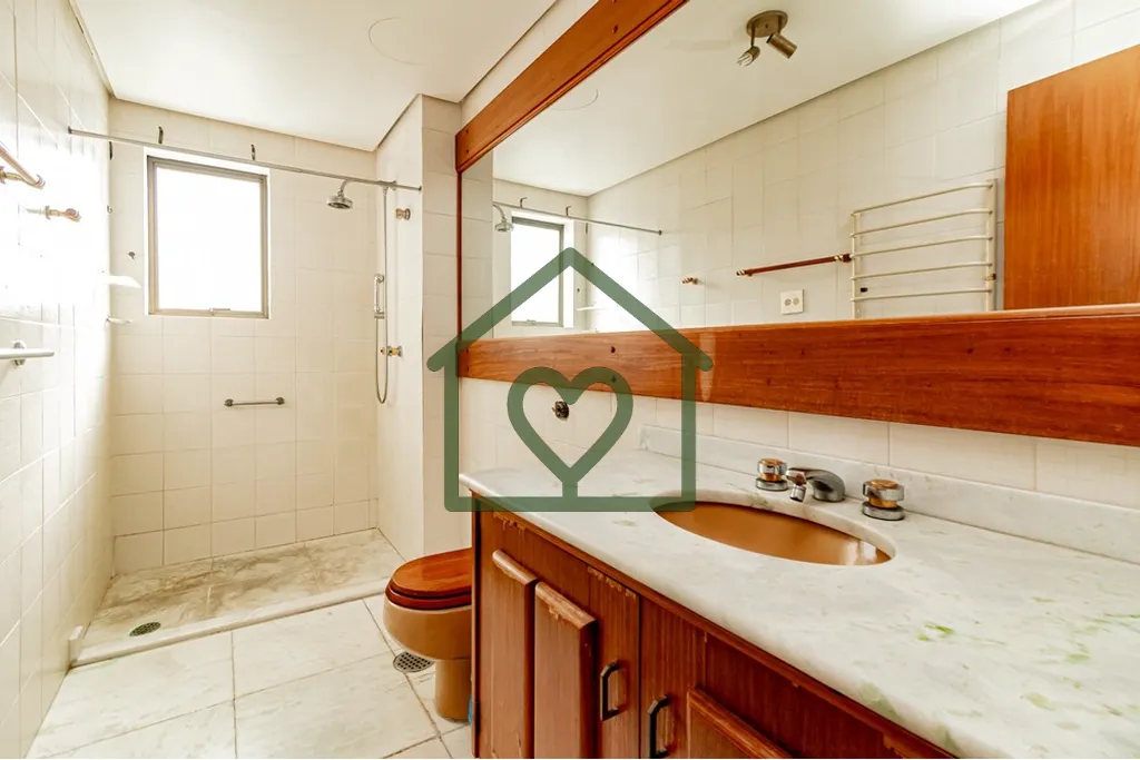 Imagem Apartamento de 330m2 privativos em localização privilegiada no bairro Rio Branco, a apenas duas qu...