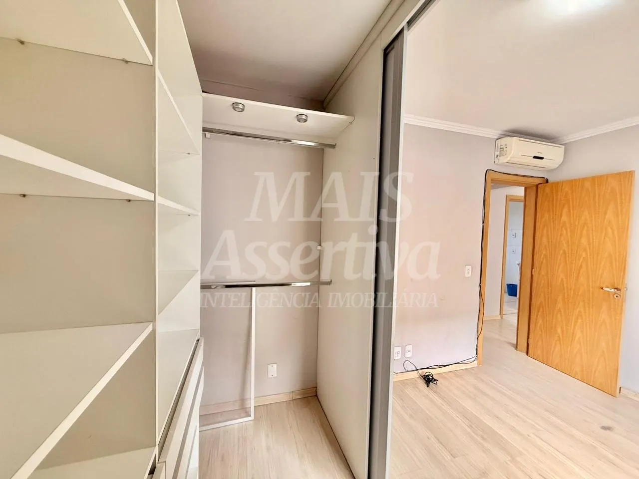 Imagem Apartamento no 3º andar, semi mobiliado para venda - Monte Brasil