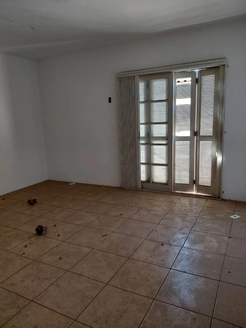 Imagem Ampla casa com pátio Bairro Teresópolis