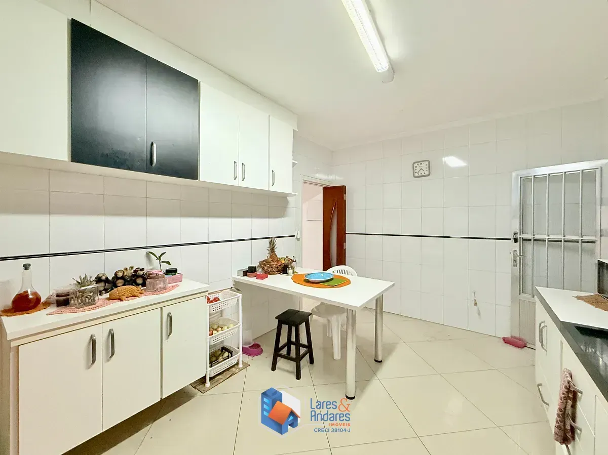 Imagem Sobrado para venda em Jardim dos Lagos com 3 quartos, sendo 3 suítes, 185m²