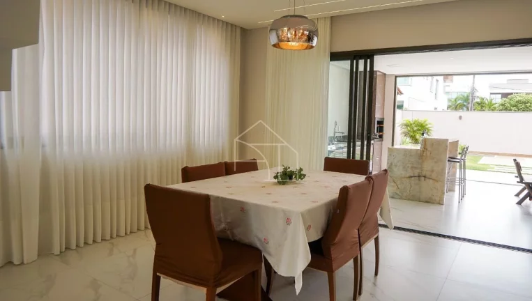 Imagem Luxuosa Casa à Venda no Condomínio Resort Boulevard Lagoa – Serra, ES