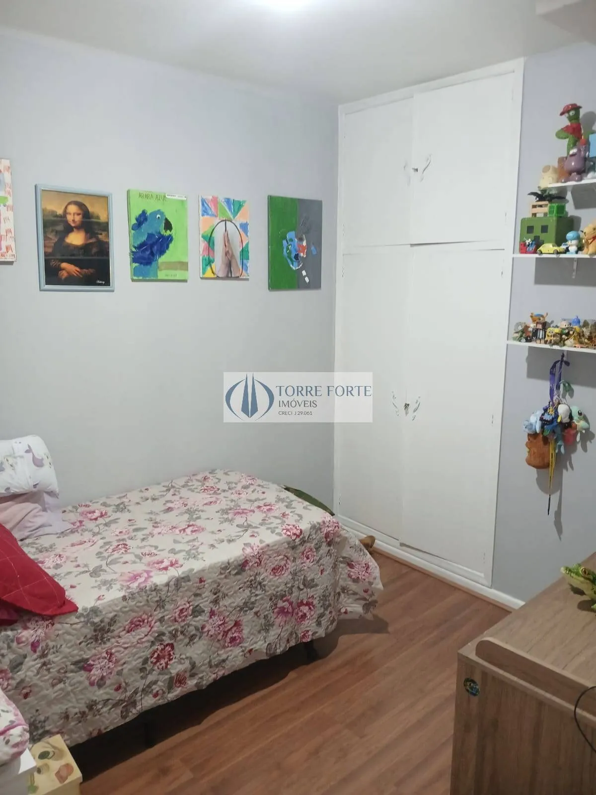 Imagem Ótimo sobrado com 140 m² 3 dormitórios 4 vagas de garagem no Jd. São Paulo