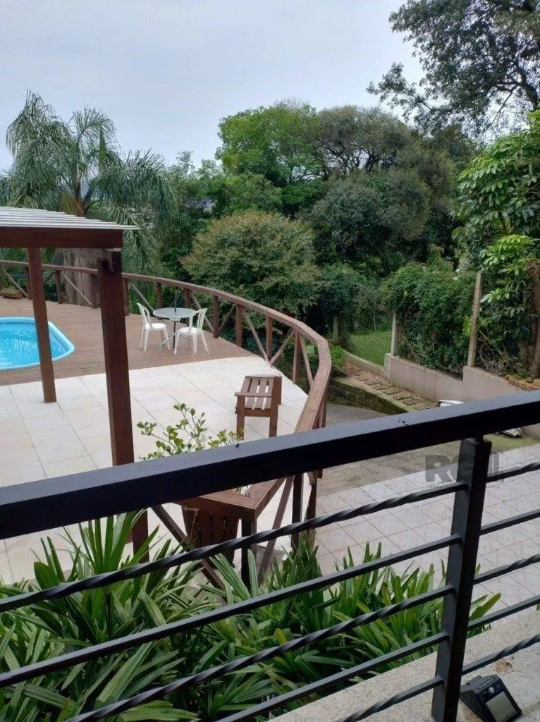 Imagem Casa de 307m² - 3 dormitórios, piscina, 4 vagas no bairro Espírito Santo