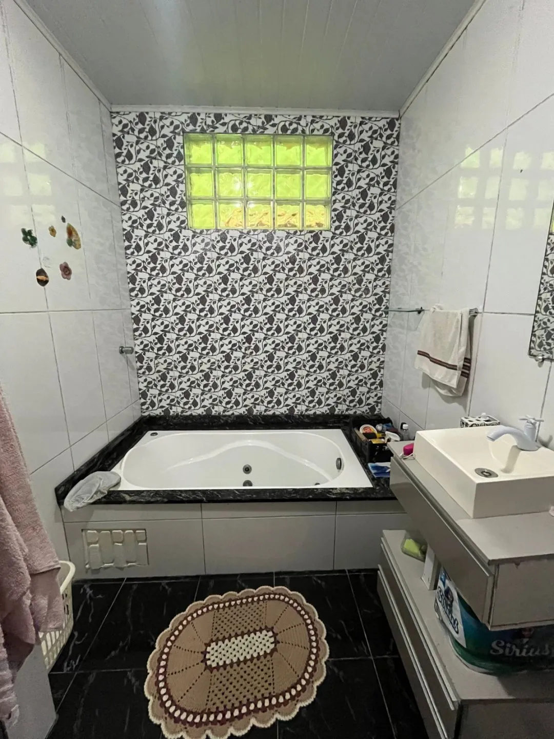 Imagem Casa Completa com Piscina e Porteira Fechada - Conforto e Espaço para sua Família