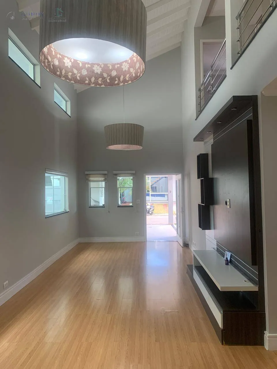 Imagem Conforto e lazer completos: casa com espaço gourmet, jacuzzi e 4 vagas