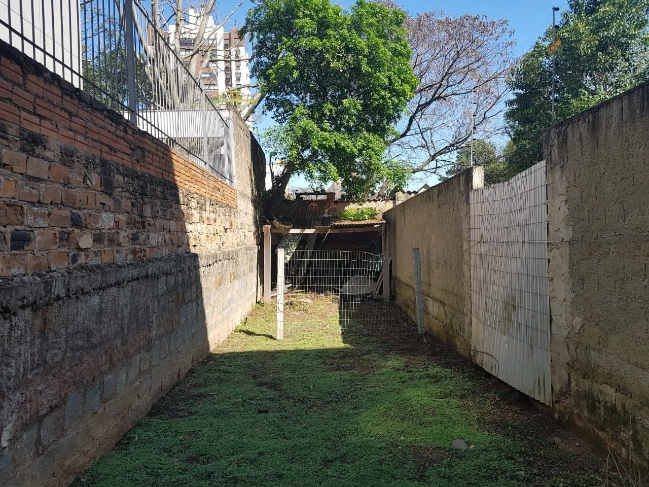 Imagem Terreno com Excelente Potencial Comercial e Residencial no Menino Deus