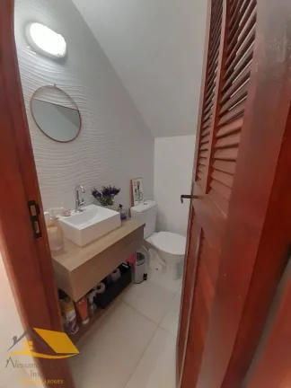 Imagem Vendo Casa em Amparo (Barroso), com Excelente Quintal