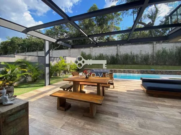 Imagem Casa moderna no Cond Alphaville Granja Vianna - 04suítes, Gourmet, piscina!