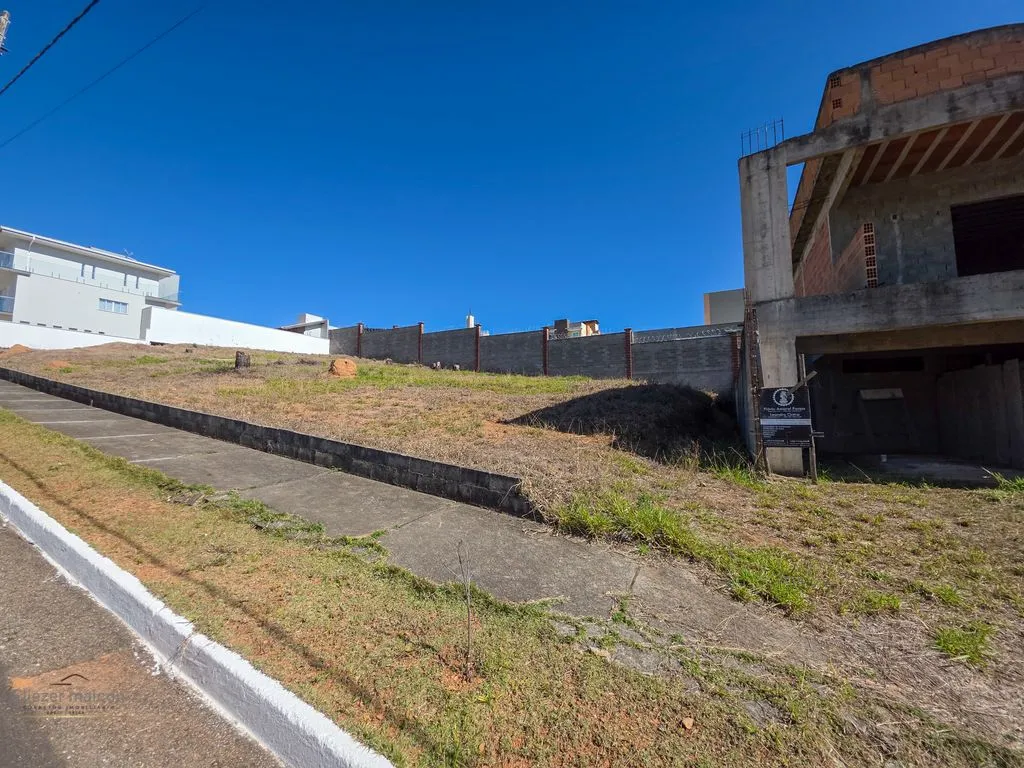 Imagem Terreno a venda em condomínio fechado bairro Centre Ville em Poços de Caldas