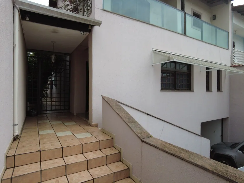 Imagem Sobrado de Luxo na Vila Lucinda em Santo André - 5 Quartos, 1 Suíte, 3 Banheiros, 4 Vagas de Garagem - 435m²