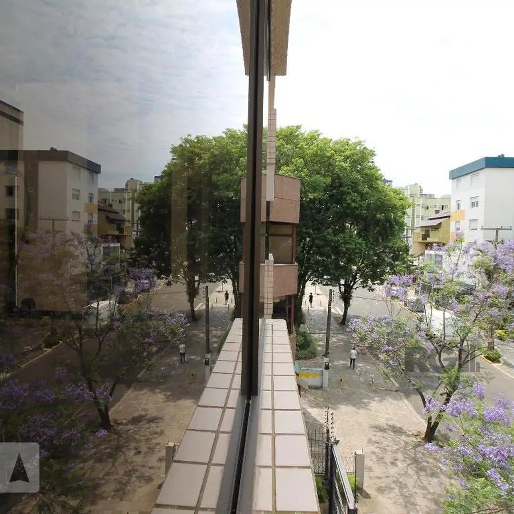 Imagem Vende-se apartamento 2 dorm c/ suite, living com sacada c/ churrasuqiera, vaga coberta - 93m² - Mont Serrat