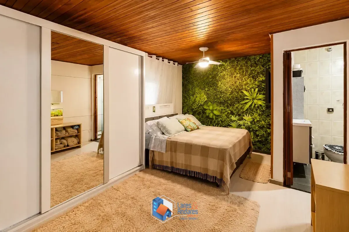 Imagem Sobrado para venda em Vila Guarani (Z Sul) com 4 quartos, sendo 1 suíte, 415m²