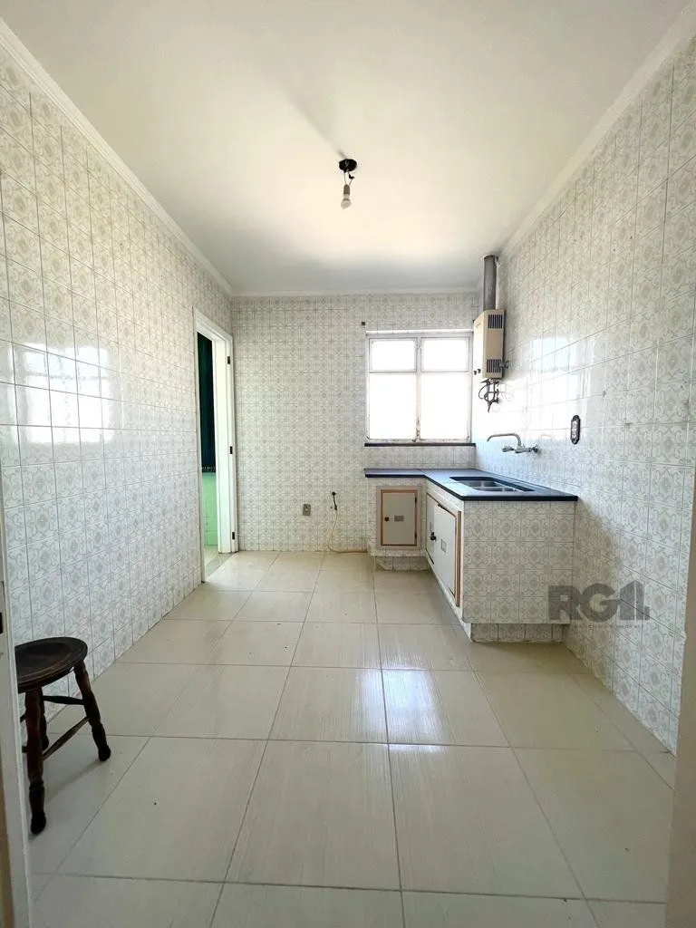 Imagem APARTAMENTO 3 DORMITÓRIOS, 2 VAGAS DE GARAGEM, NO BAIRRO PETRÓPOLIS, POA/RS