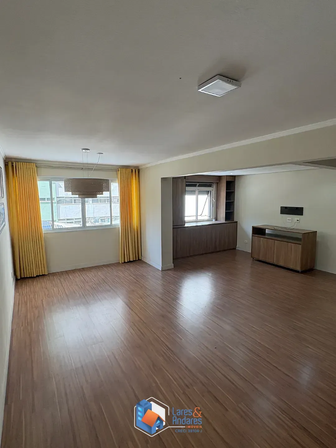 Imagem Apartamento para venda em Moema com 2 quartos, sendo 1 suíte, 85m²