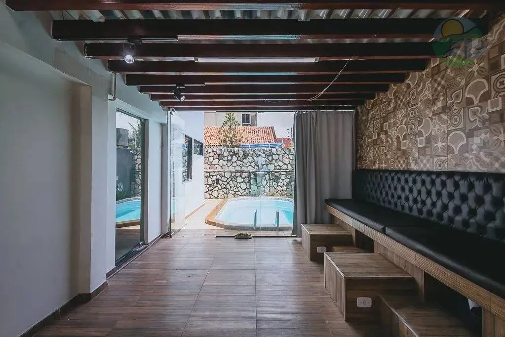 Imagem Casa alto padrão com 4 quartos, 400m2, para Locação, em Candeias, Jaboatão dos Guararapes.