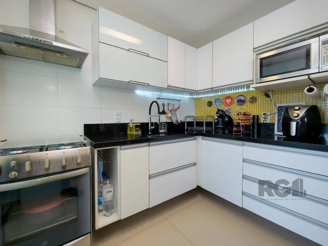 Imagem Apartamento com 3 quartos, suite, 3 vagas, condomínio com infra - Bairro Tristeza
