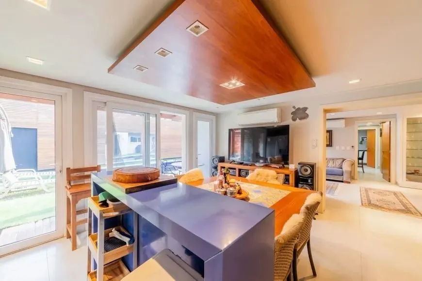 Imagem Casa alto padrão com 3 suítes e piscina no Boa Vista