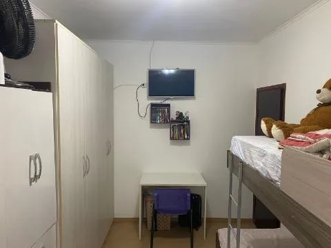 Imagem VENDA DE CASA TÉRREA NA VILA NELY, EM ITAQUAQUECETUBA/SP, 185m² com 3 dorm, suíte com ar-cond., piscina, área gourmet e vagas p 3 autos. CONSULTE-NOS.