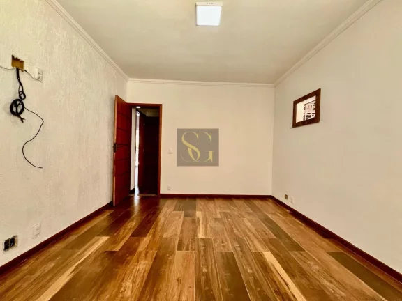 Imagem Casa para Venda em Teresópolis, Granja Guarani, 3 dormitórios, 1 suíte, 3 banheiros, 3 vagas