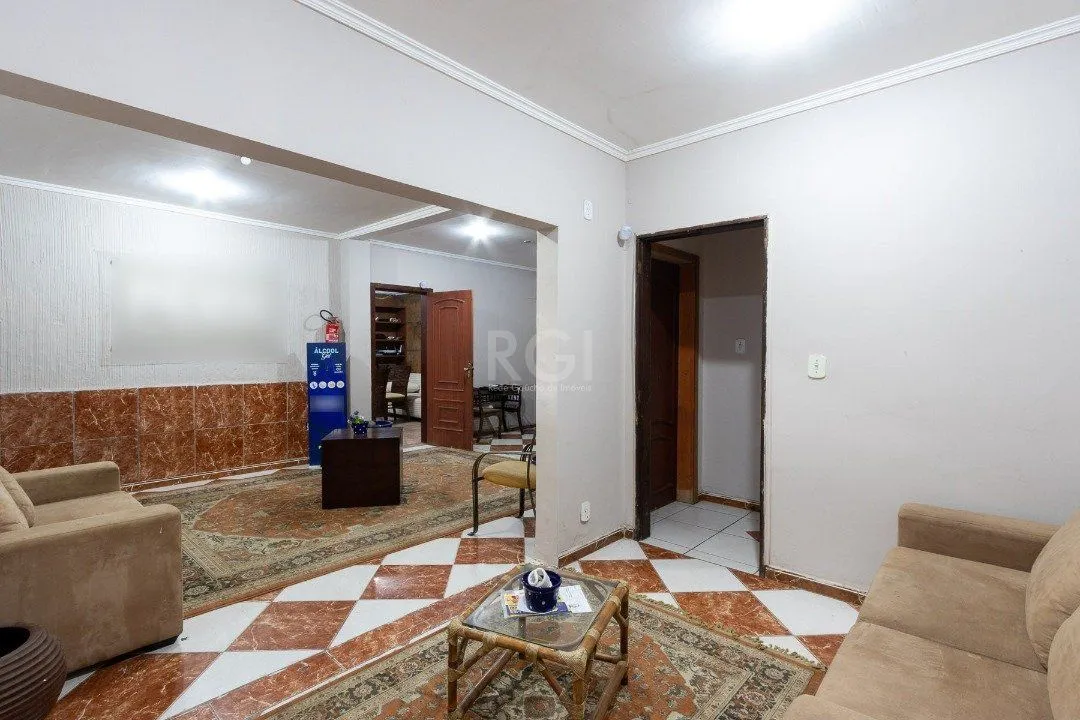 Imagem Sobrado para Venda - 300m², 3 dormitórios, sendo 1 suites, 3 vagas - Cavalhada