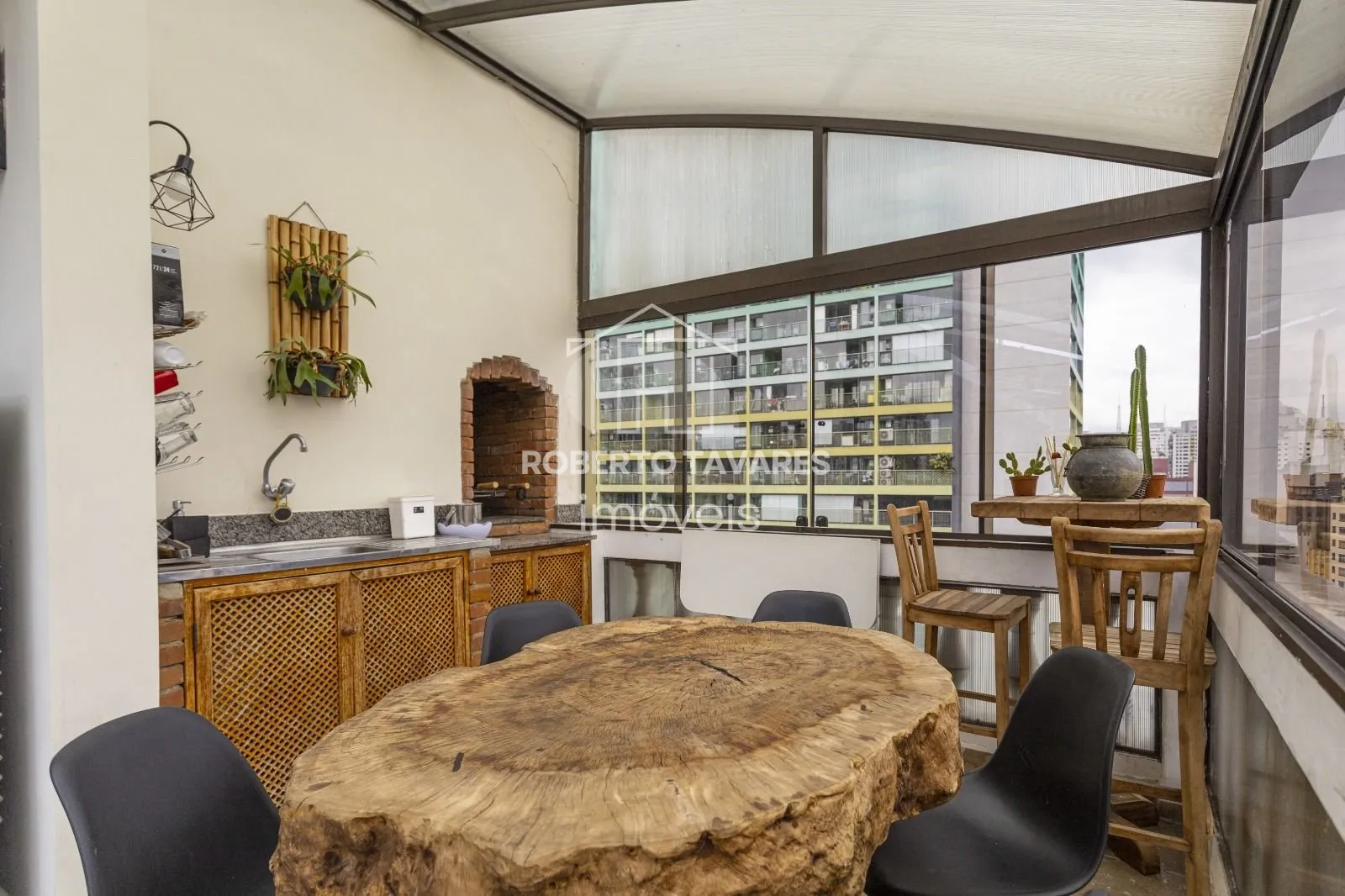Imagem Cobertura de 4 quartos, 330m² no bairro Bela Vista, em São Paulo
